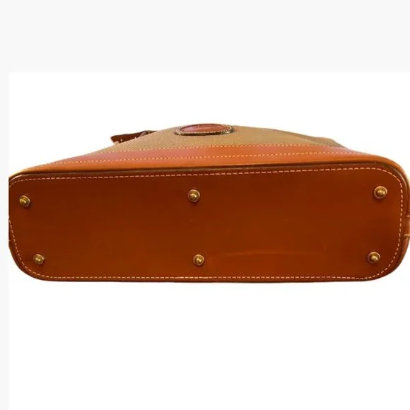 Dooney & Bourke Hobo Shoulder Bag Vintage Light/Med Taupe Pebbled Leather EUC - Picture 10 of 15